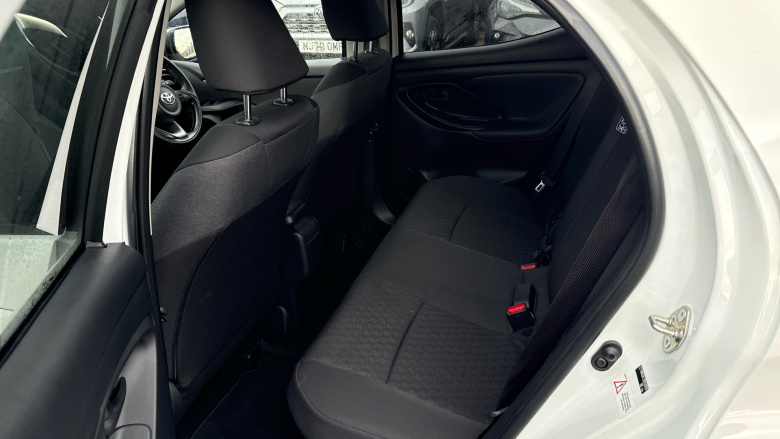 Toyota Yaris 1.5 Hybrid Design 5dr CVT Hybrid Hatchback